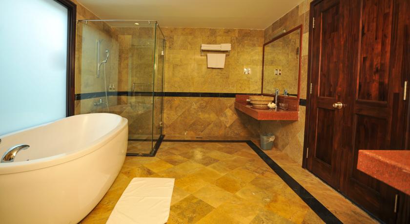 Diamond Bay Resort &amp