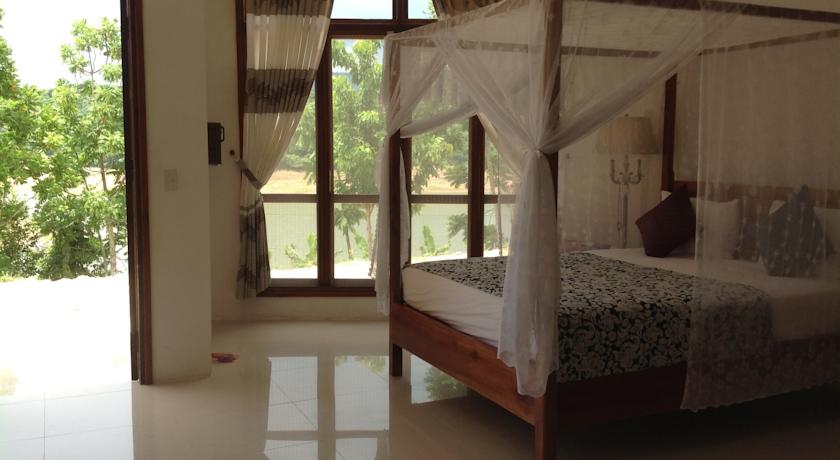 Phong Nha Lake House Resort