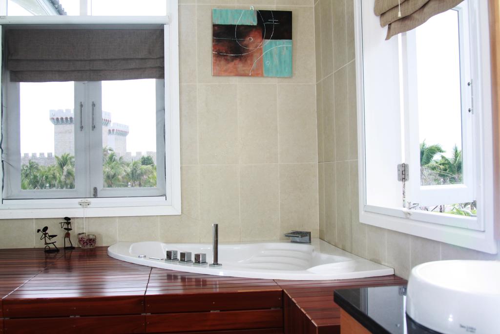 mui-ne-pool-phan-thiet