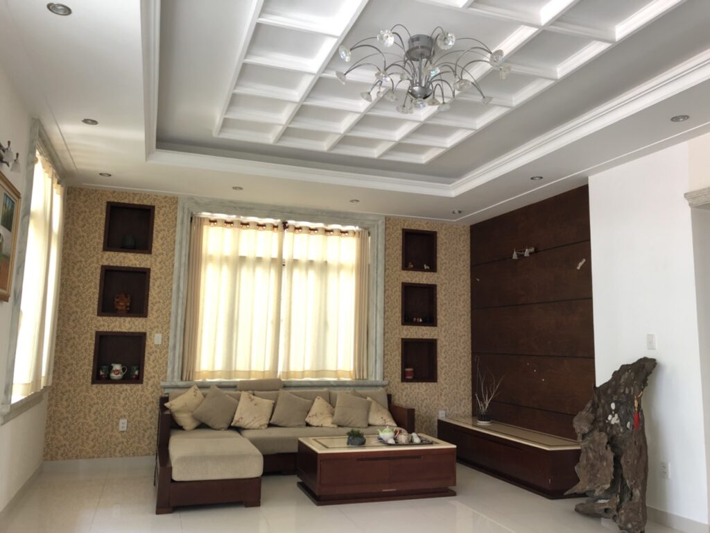 khong-gian-phong-khach-sang-trong-1