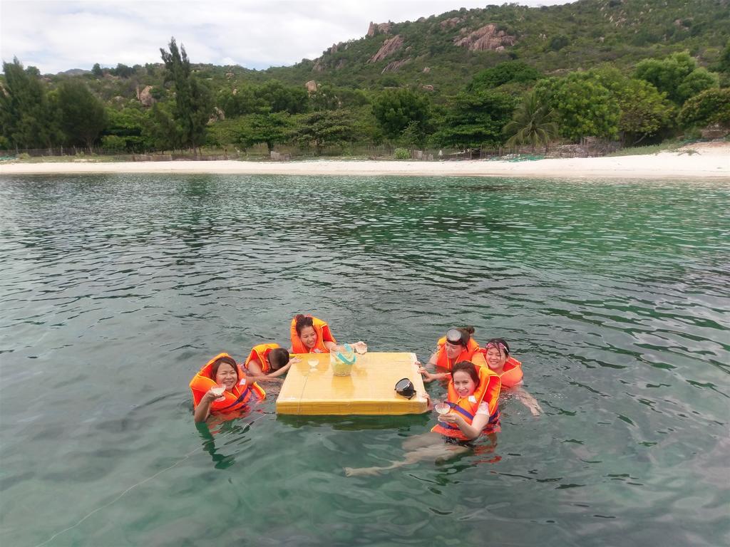 villa-dao-hoa-vang-cam-ranh