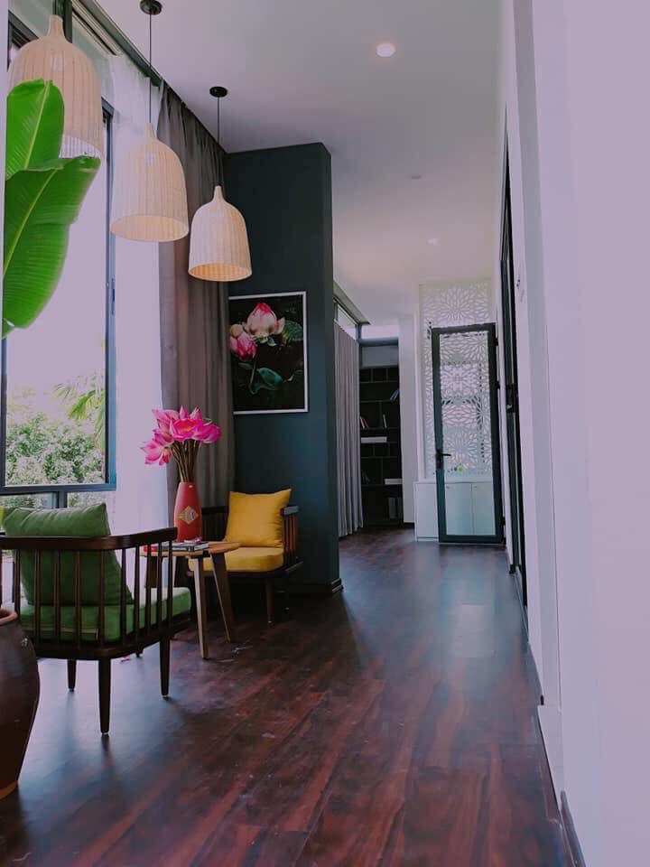 khong-gian-trong-nha-voi-goc-song-ao-sieu-dep