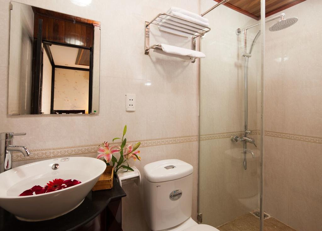 mot-trong-nhung-phong-wc-trong-biet-thu