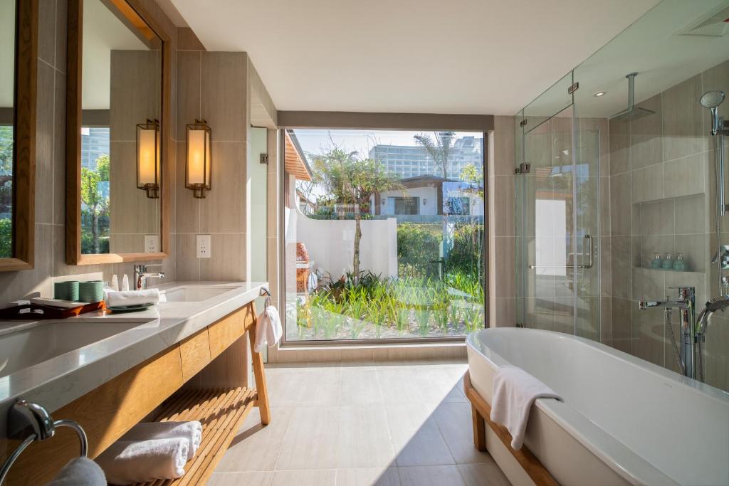 Radisson-Blu-Resort-nha-Trang