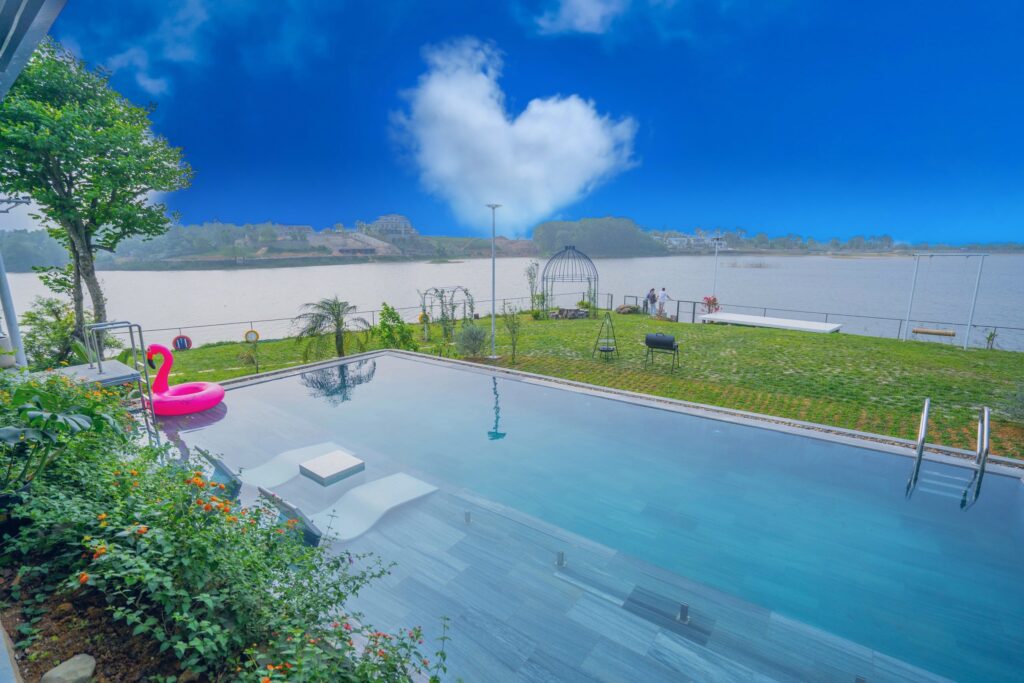 biet-thu-villa-du-thuyen-ho-dong-chanh-luong-son-hoa-binh-4