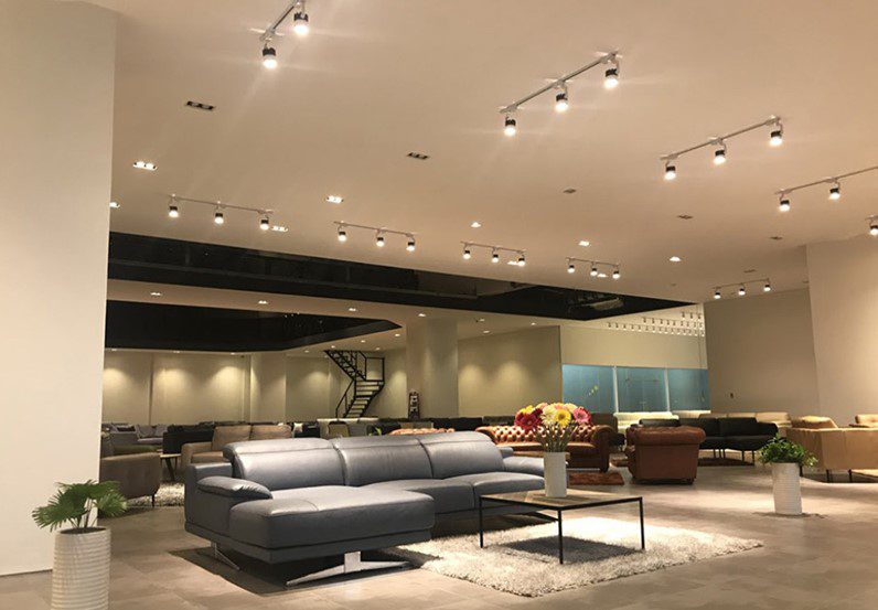 top-10-mau-thiet-ke-noi-that-showroom-sang-trong