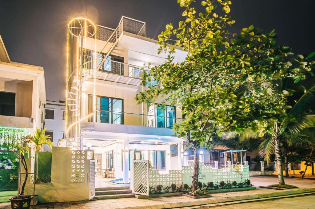 villa-sam-son-7-phong-ngu-gan-duong-ho-xuan-huong-tien-di-lai1