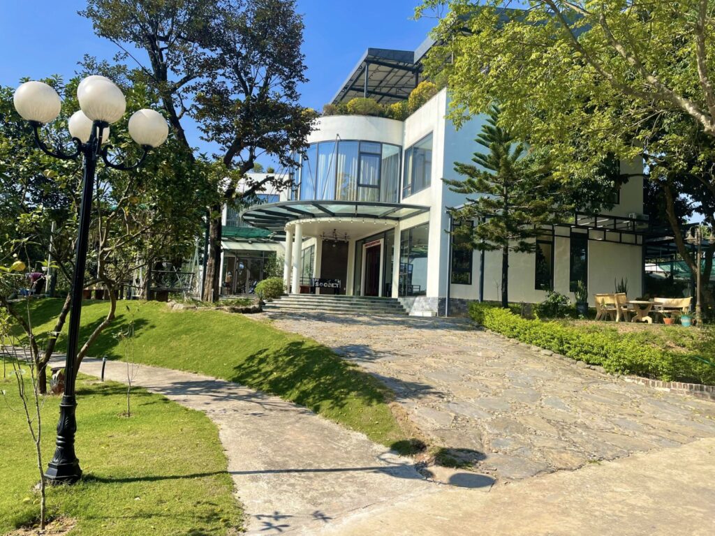 villa-son-tay-5-phong-ngu-co-view-ho-to-dep-rong-nhat1